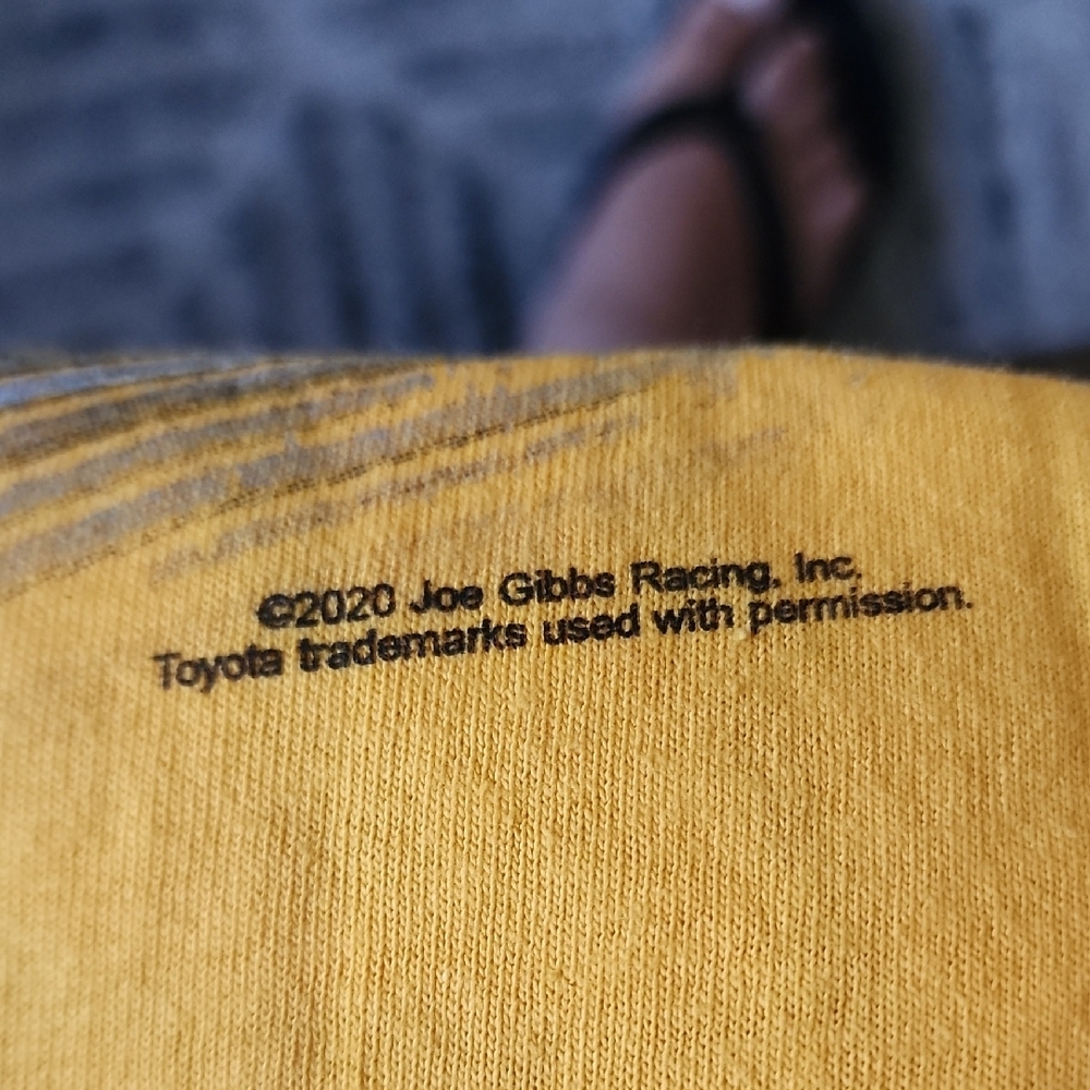 M&M Kyle Busch #18 Yellow Graphic T-Shirt - Picture 6 of 6